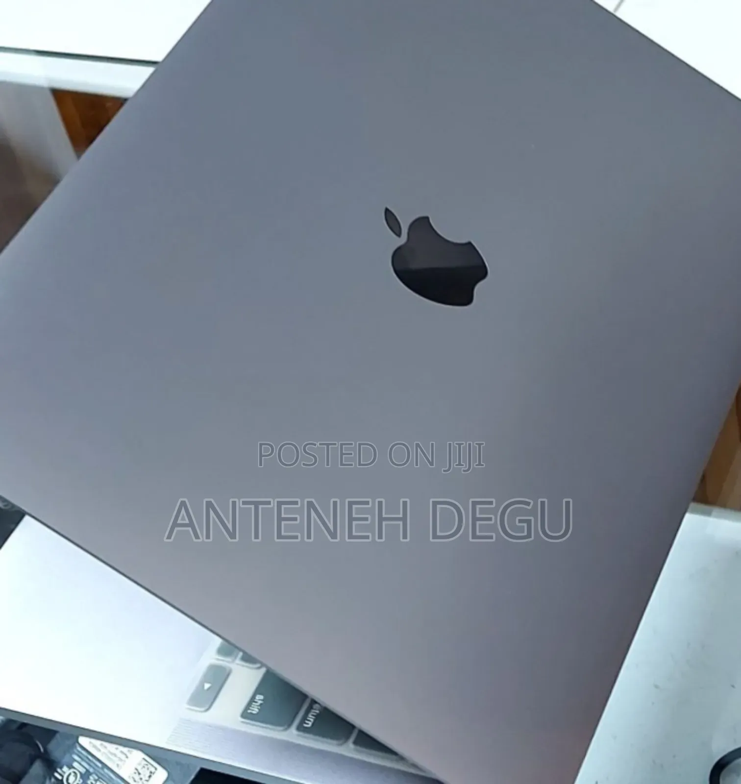 New Laptop Apple MacBook Pro M1 8GB Apple M1 SSD 256GB