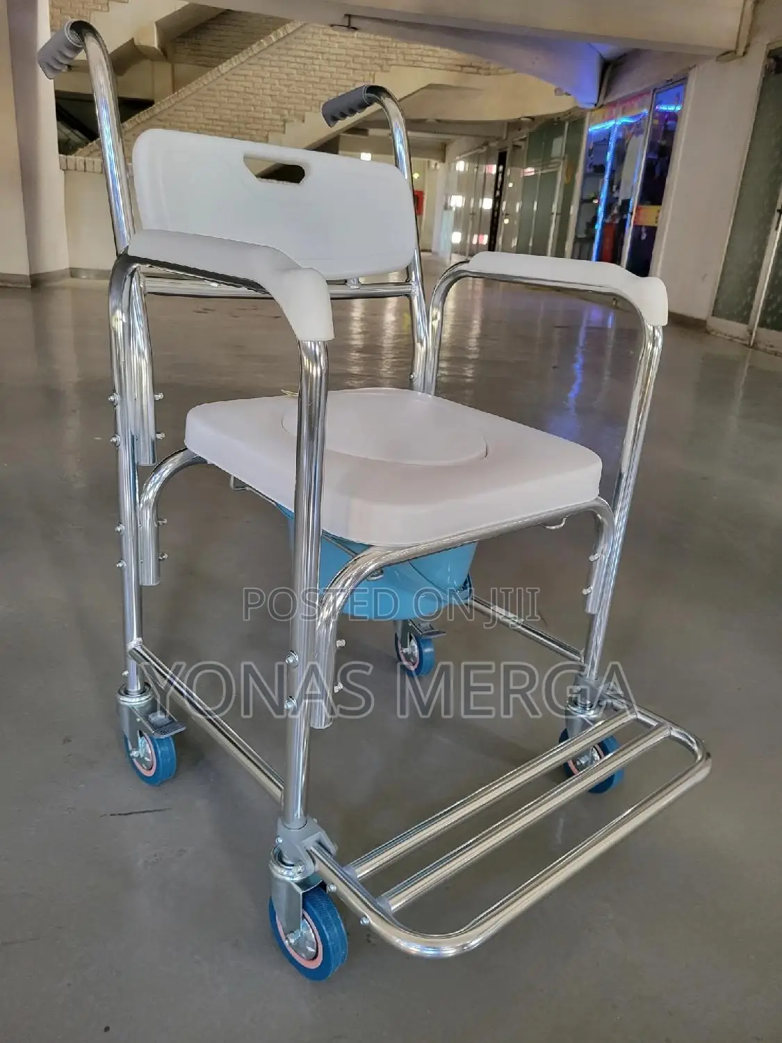 Dryic Toilet Shower Wheelchair Movable Toilet Chair፬亞bucket