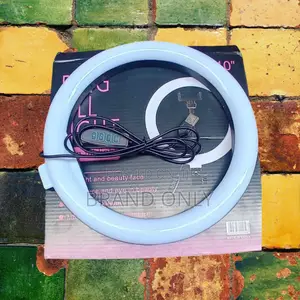 Photo - 10 Inch Ringlight for Hair Stylists