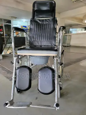 Multifunctional Wheelchair፭嶮commode Function for Toileting