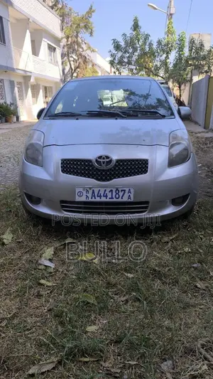 Photo - Toyota Yaris 2007 Silver