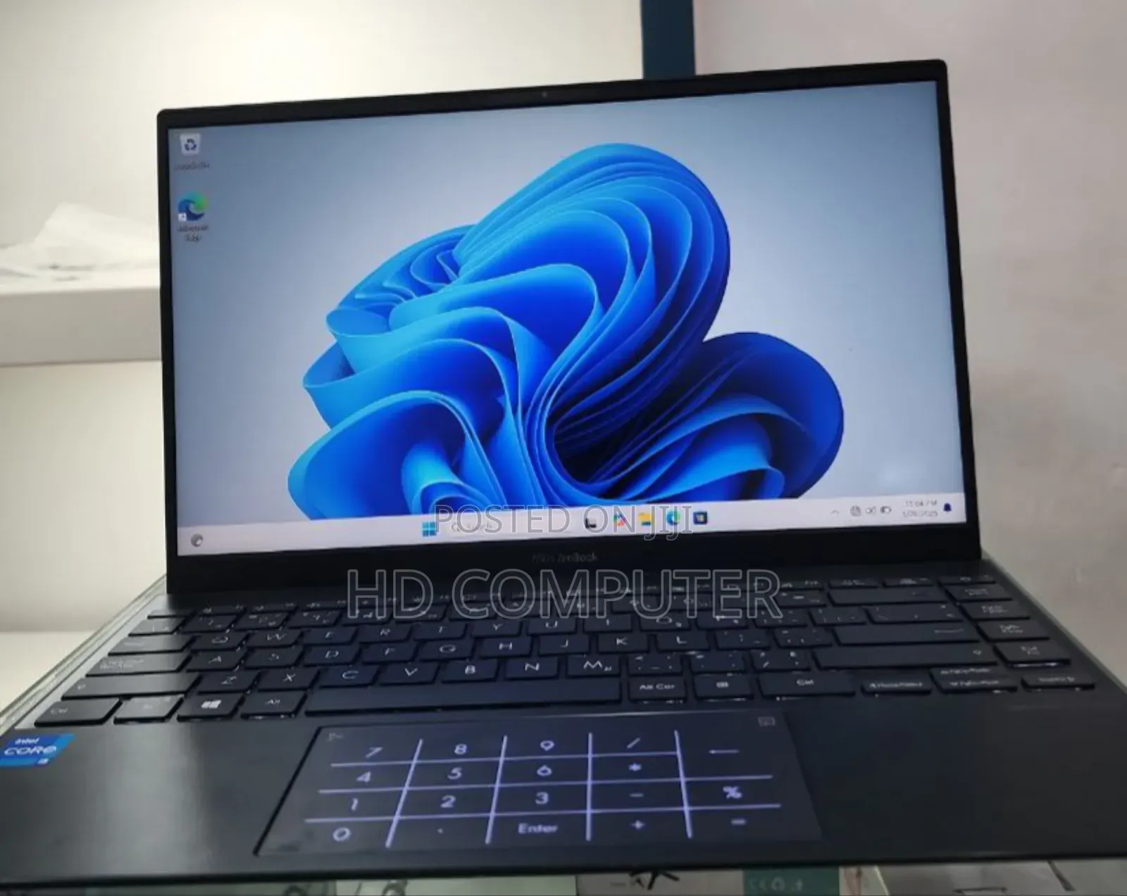 New Laptop Asus ZenBook UX330UA 8GB Intel Core I5 SSD 512GB