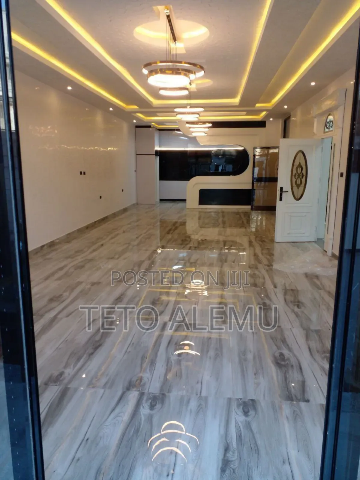 10bdrm House in የሚሸጥ 375 ካሬ ቤት ለቡ, Bole for sale