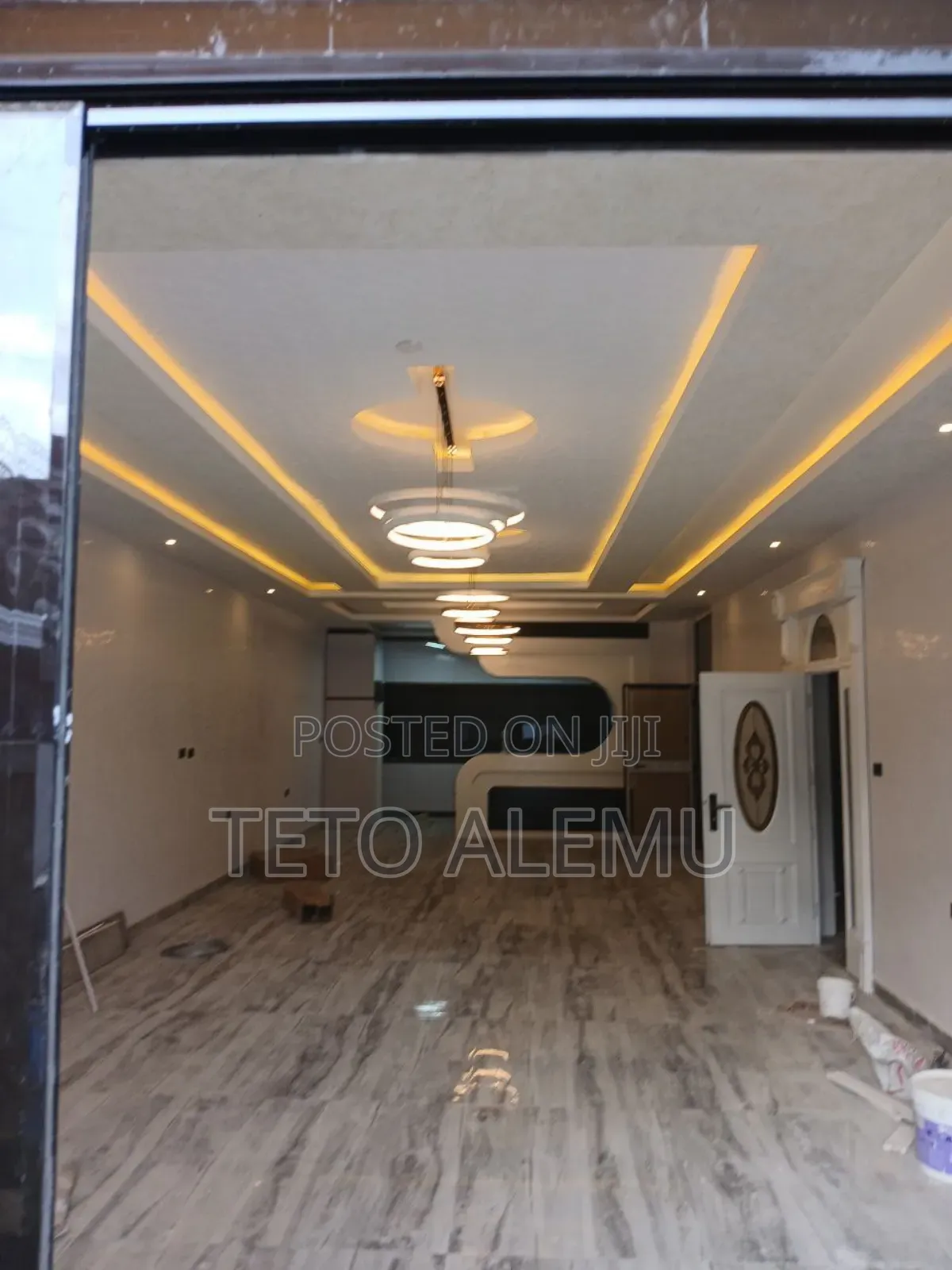 10bdrm House in የሚሸጥ 375 ካሬ ቤት ለቡ, Bole for sale