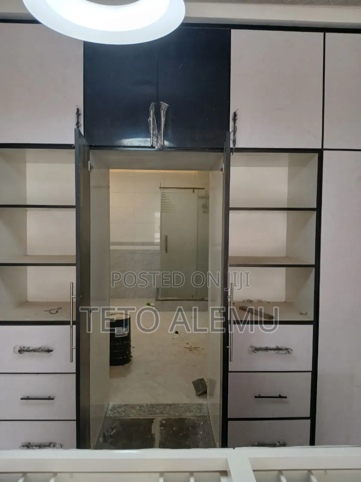 10bdrm House in የሚሸጥ 375 ካሬ ቤት ለቡ, Bole for sale