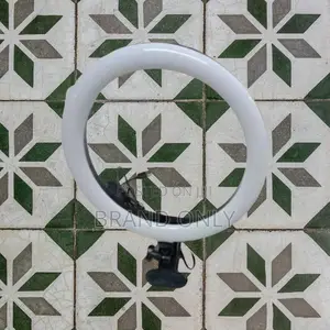 Photo - 10 Inch Ringlight for Retail Displays