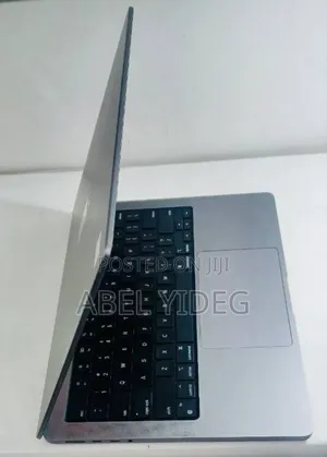 New Laptop Apple MacBook Pro 16GB Apple M2 SSD 512GB