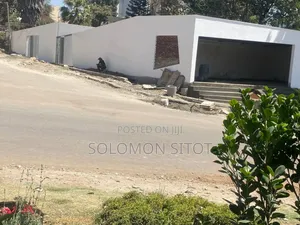 10bdrm House in Bole Ministroch for rent