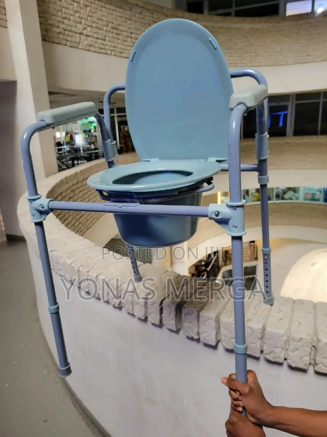 Toilet Chair0\0 Toilet Chair9¥9easy Assembly and Cleaning