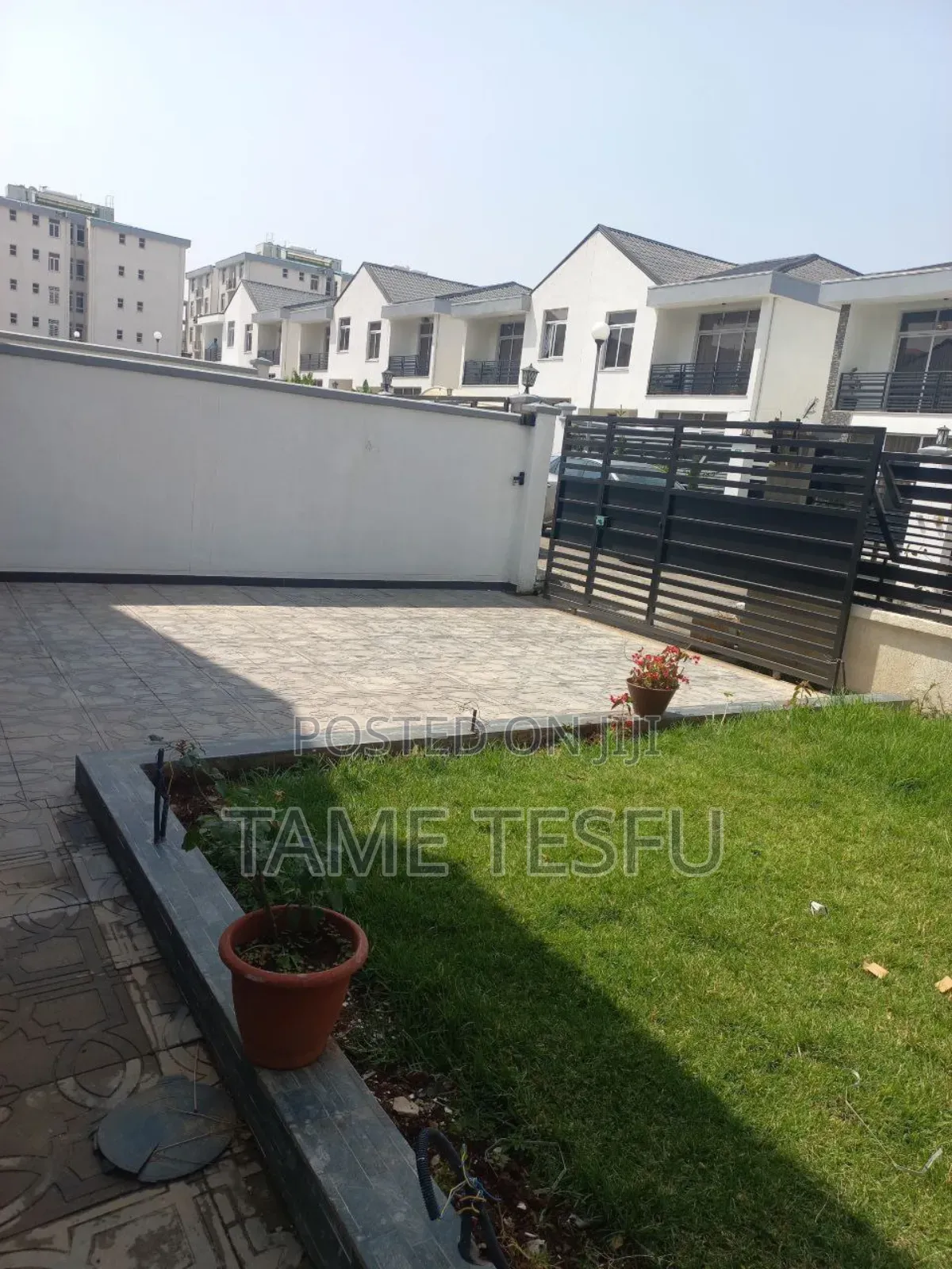 6bdrm House in Hayat Compound, Bole for sale
