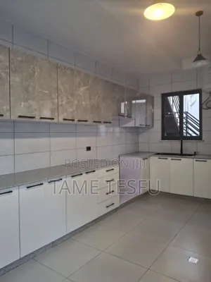 Furnished 6bdrm House in Hayat Compound, Bole for sale