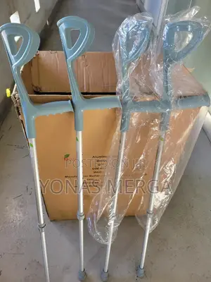 Photo - Forearm Crutches0\0elbow Crutches4|4crutches€8€Elbow Crutche