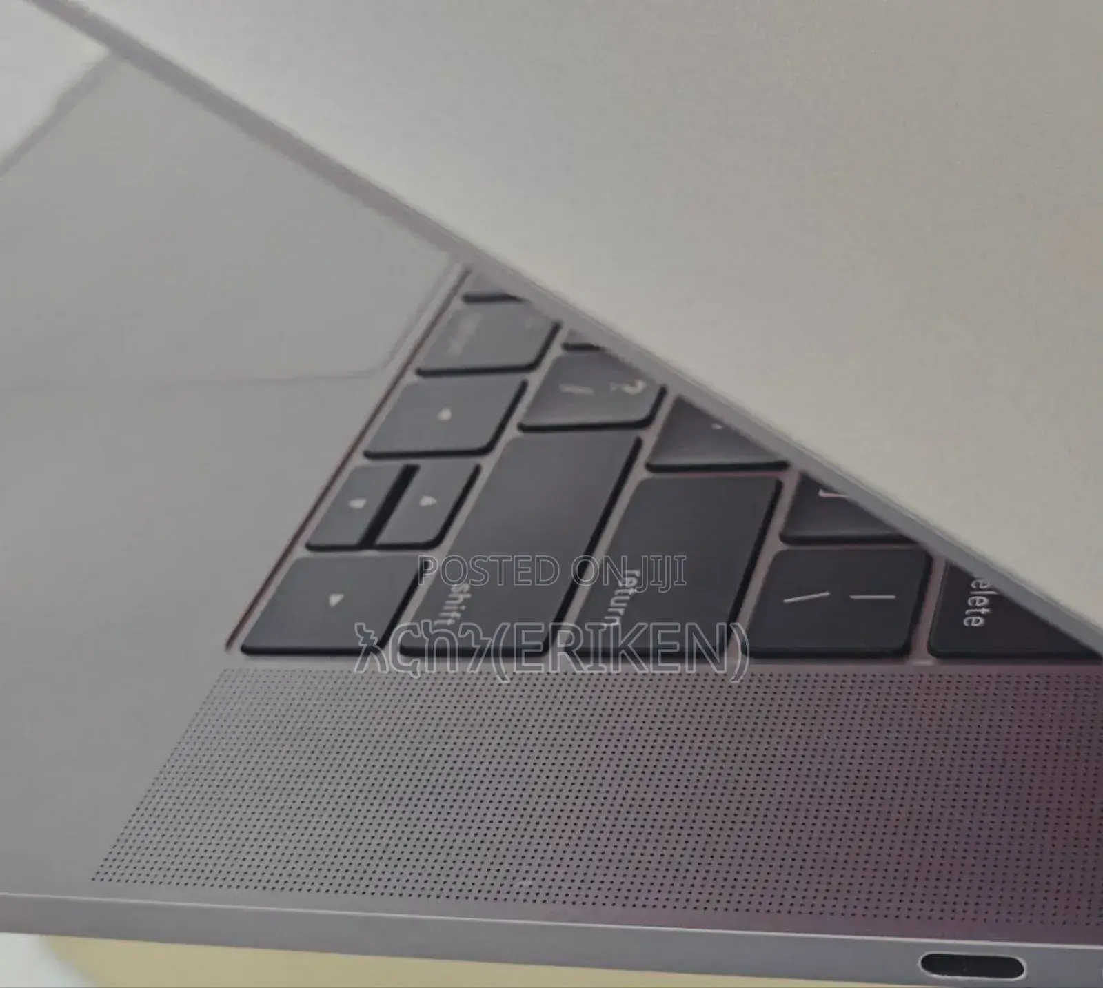 New Laptop Apple MacBook Pro 2017 16GB Intel Core I7 SSD 1T