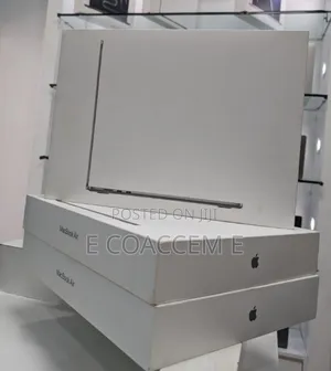 Photo - New Laptop Apple MacBook 8GB Apple M3 SSD 512GB