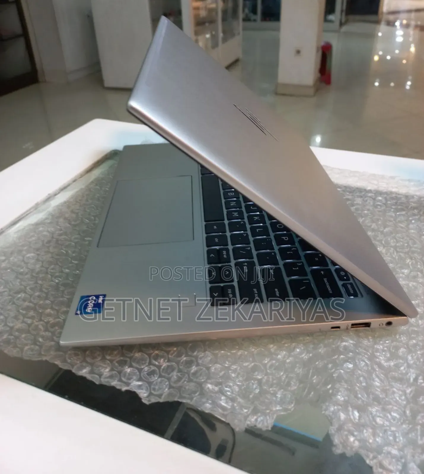 New Laptop HP EliteBook 840 10 16GB Intel Core I7 SSD 512GB