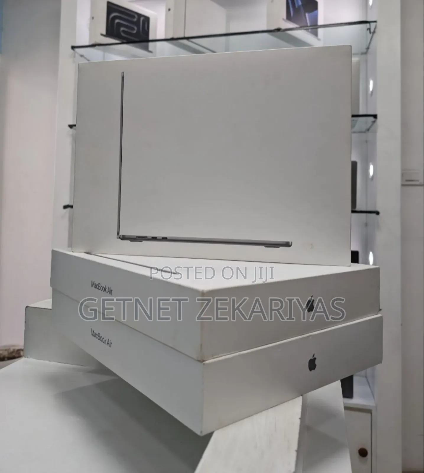 New Apple MacBook Air 2024 M3 15-Inch 8GB Apple M2 Ultra SSD 512GB