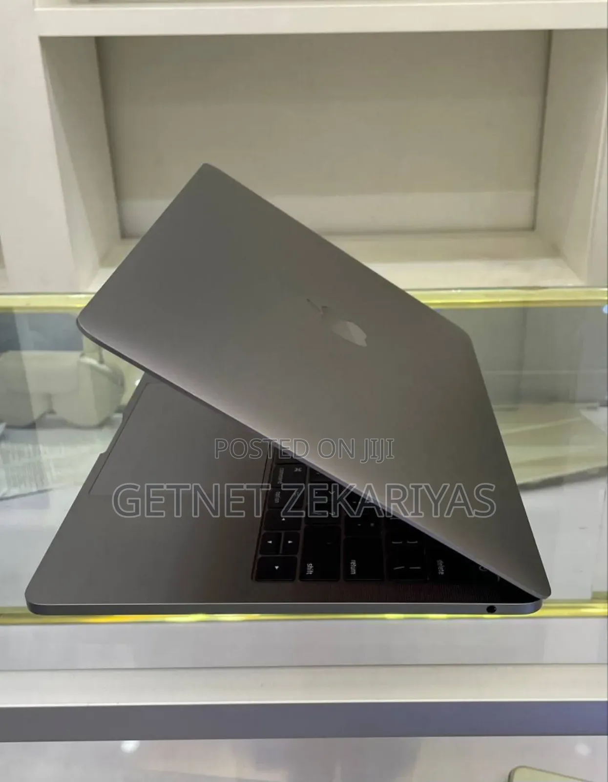 New Laptop Apple MacBook Pro 2015 8GB Intel Core I5 SSD 512GB