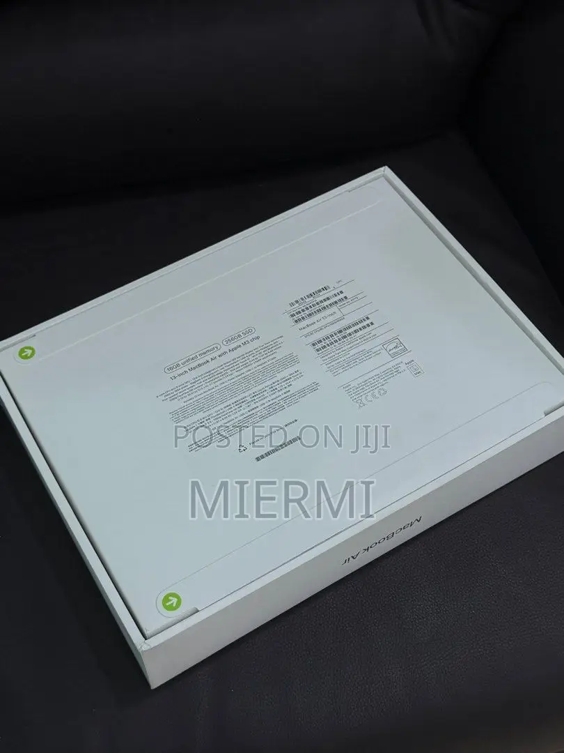 New Laptop Apple MacBook Air 2024 M3 13-Inch 16GB Apple M3 SSD 256GB