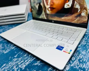 New Laptop HP Pavilion 13z 16GB Intel Core I7 SSD 512GB
