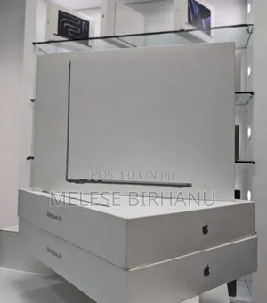 New Laptop Apple MacBook 8GB Intel Core M3 SSD 512GB