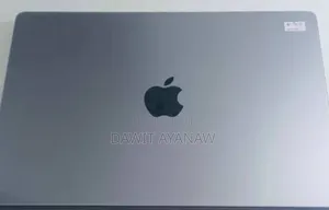 New Laptop Apple MacBook Pro 2022 M2 16GB Apple M2 SSD 512GB