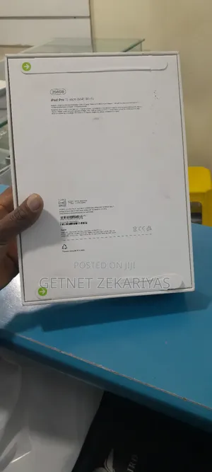 Photo - New Apple iPad Pro 11 (2024) 256 GB