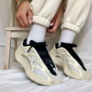 Adidas Yezzy 700 V3
