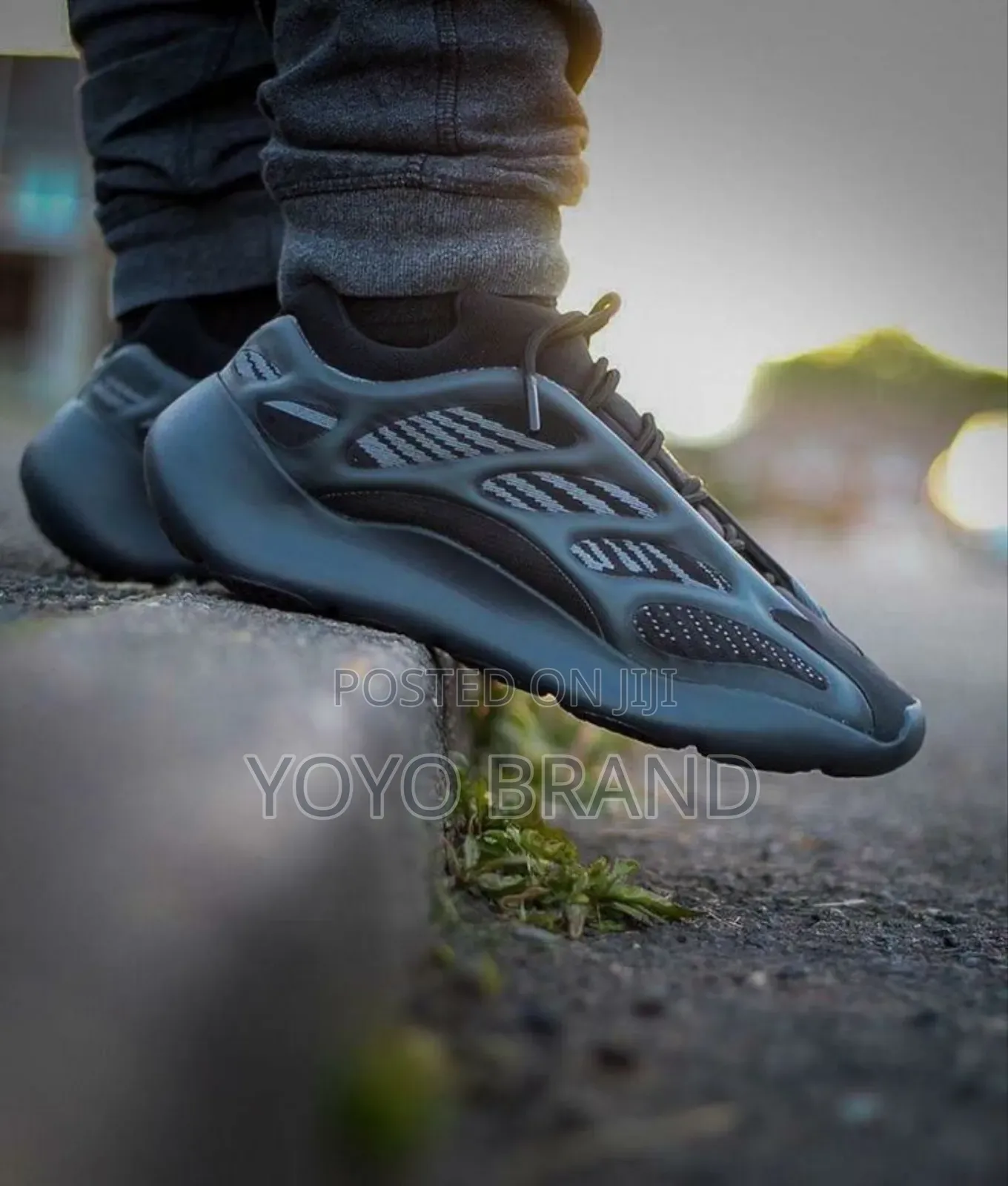 Adidas Yezzy 700 Vs