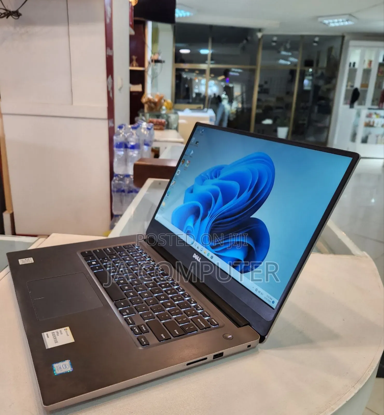 New Laptop Dell Inspiron 15 16GB Intel Core I7 SSHD (Hybrid) 750GB