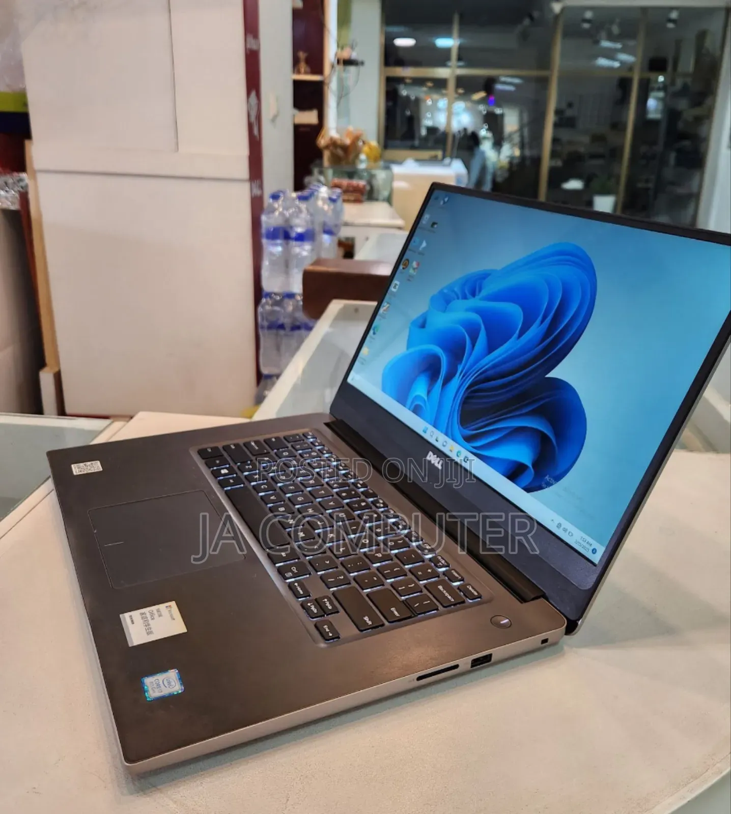 New Laptop Dell Inspiron 15 16GB Intel Core I7 SSHD (Hybrid) 750GB