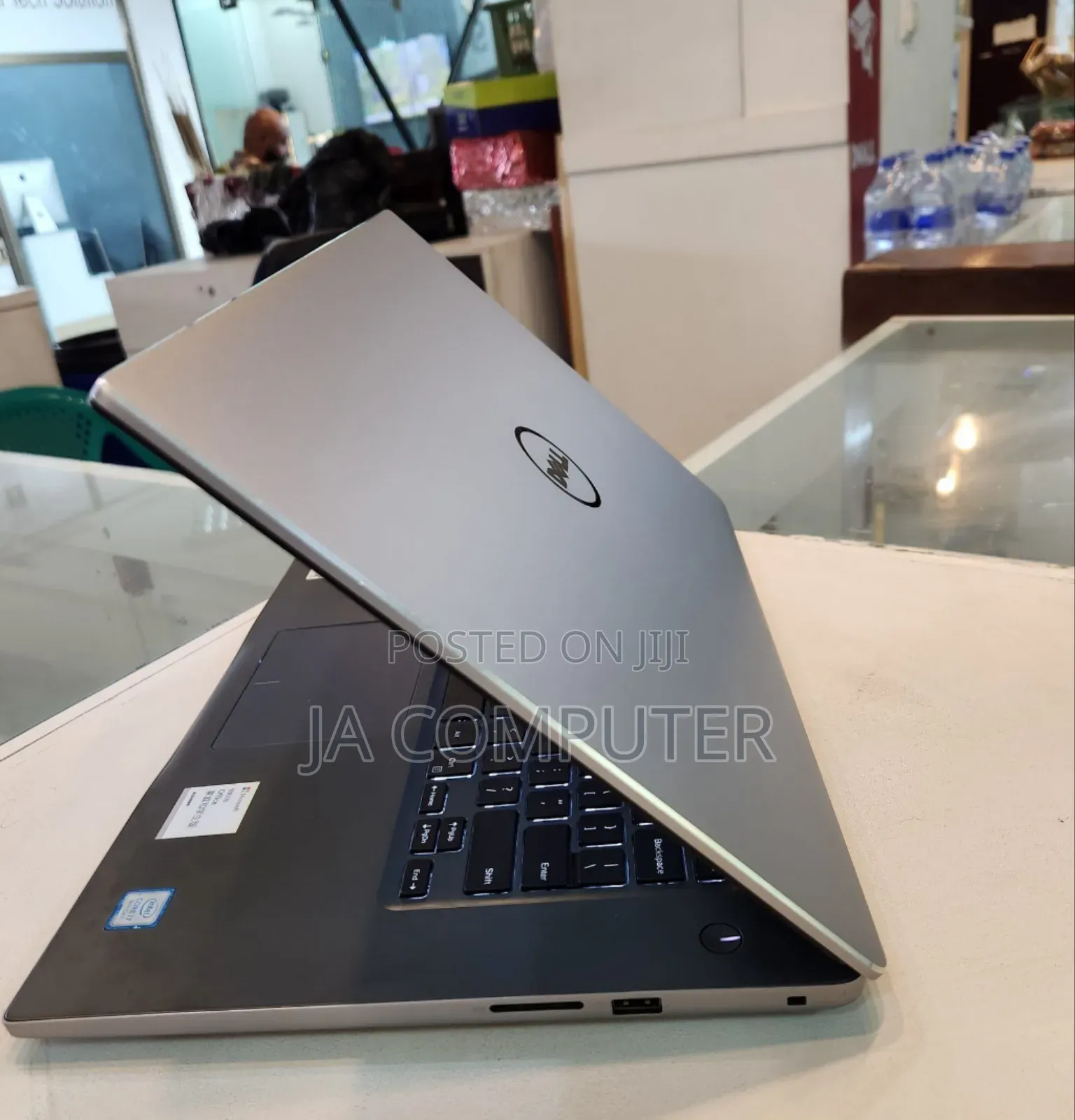 New Laptop Dell Inspiron 15 16GB Intel Core I7 SSHD (Hybrid) 750GB