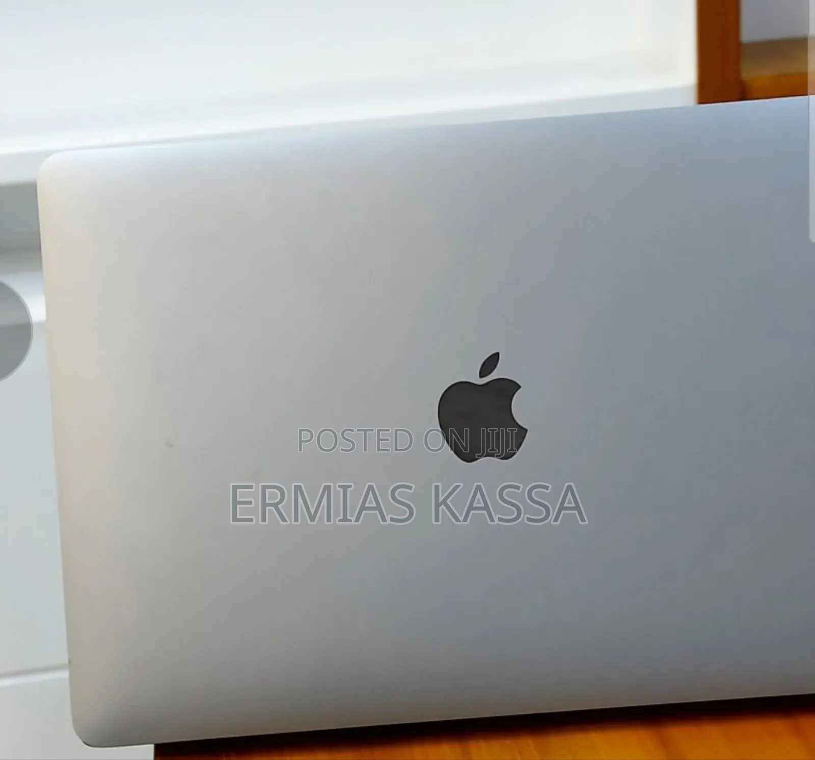 New Laptop Apple MacBook Air 2020 M1 8GB Apple M1 SSD 256GB