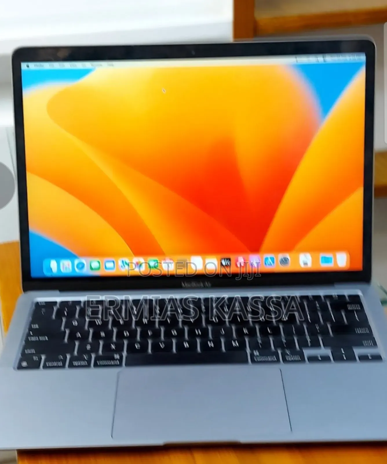 New Laptop Apple MacBook Air 2020 M1 8GB Apple M1 SSD 256GB