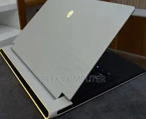 New Laptop Alienware Area-51m 32GB Intel Core I9 SSD 1T