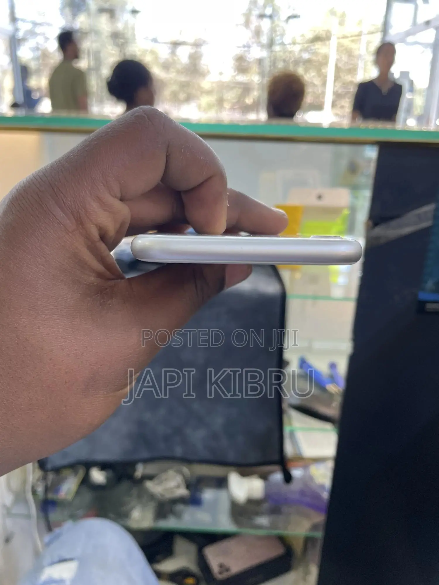 Apple iPhone 8 64 GB White