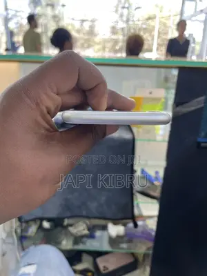 Apple iPhone 8 64 GB White