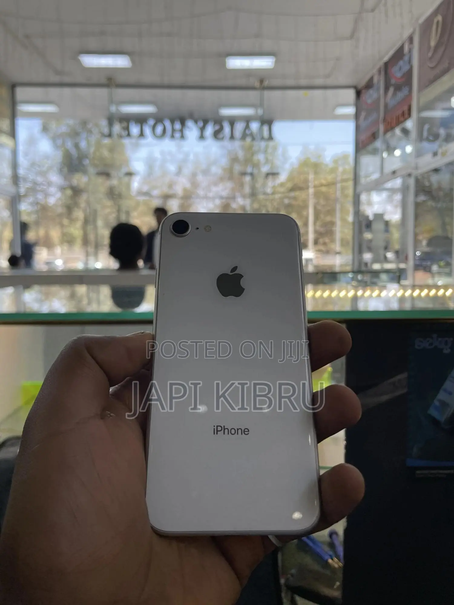 Apple iPhone 8 64 GB White