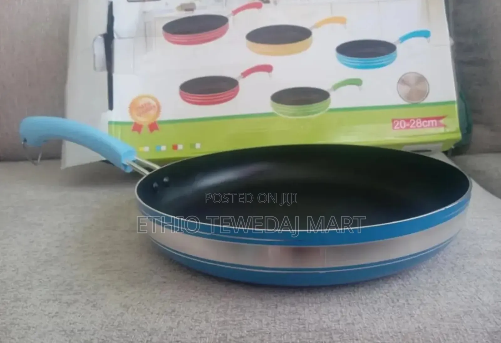 Five Nonstick Frying Pans With Colorful Handles. መጥበሻ