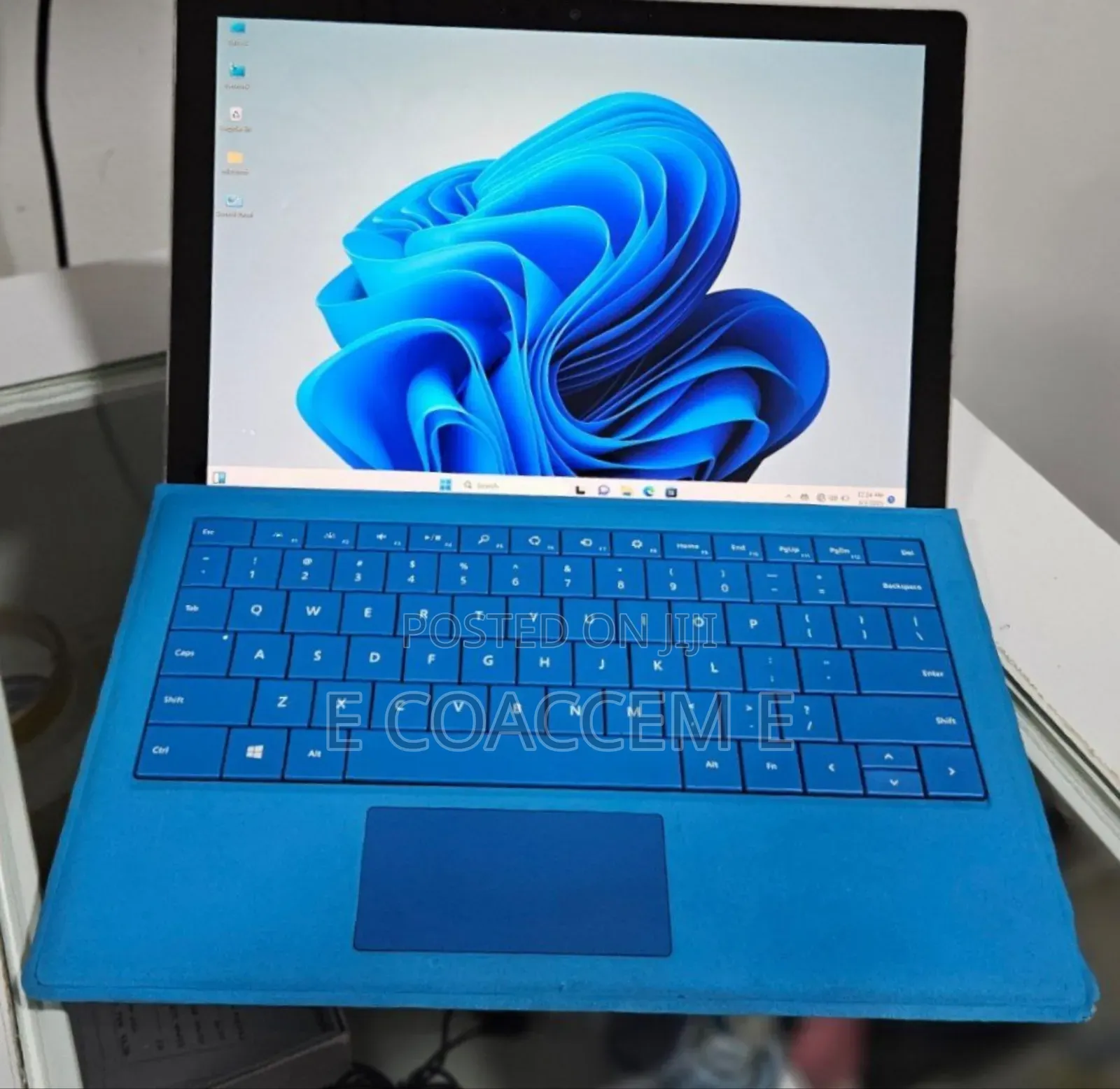 New Laptop Microsoft Surface 8GB Intel Core I5 SSD 128GB