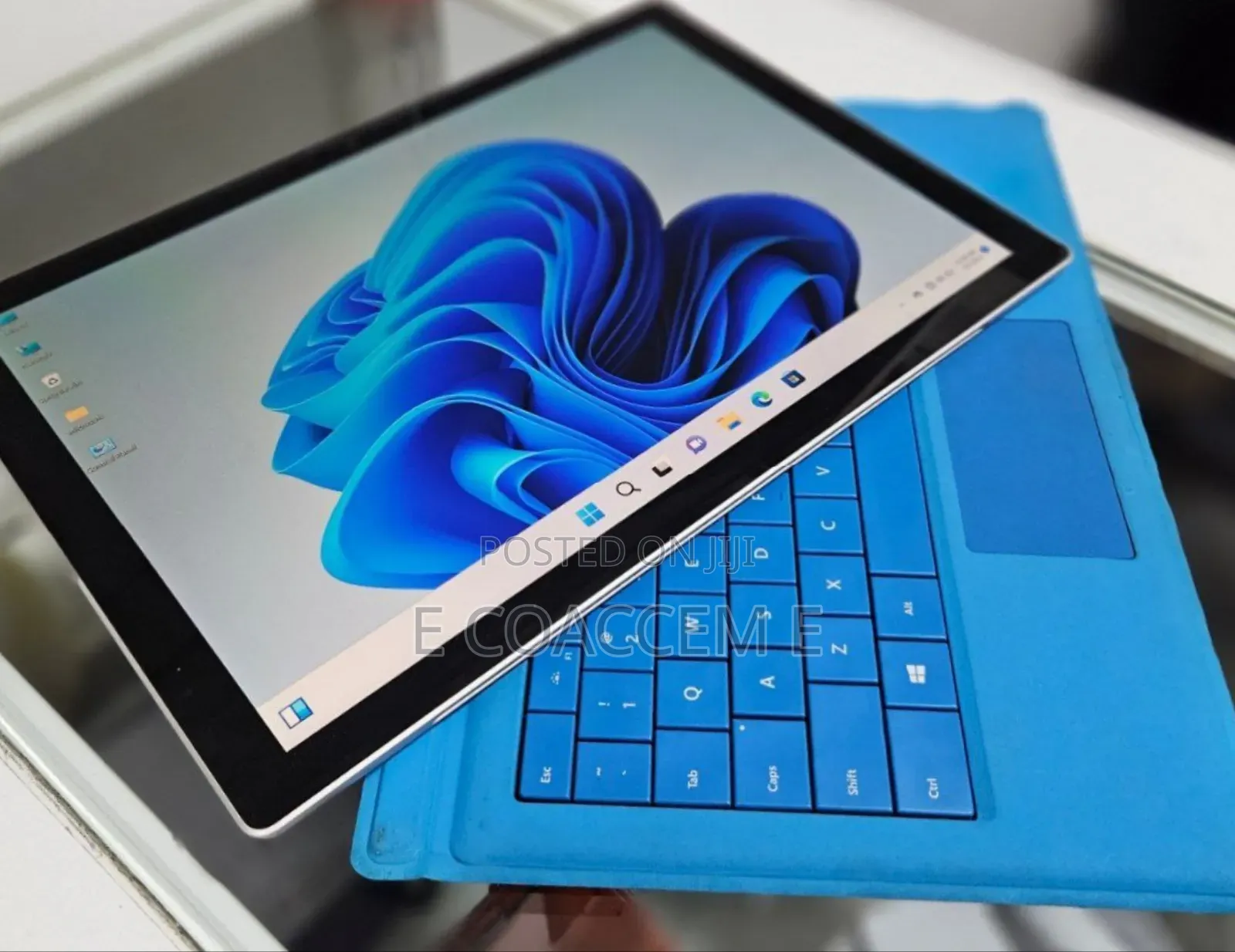 New Laptop Microsoft Surface 8GB Intel Core I5 SSD 128GB