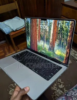 New Apple MacBook Pro 2023 M3 14-Inch 8GB Apple M3 Pro SSD 512GB