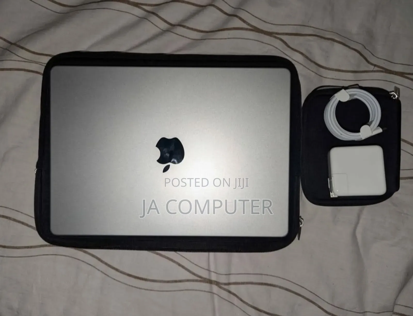 New Apple MacBook Pro 2023 M3 14-Inch 8GB Apple M3 Pro SSD 512GB