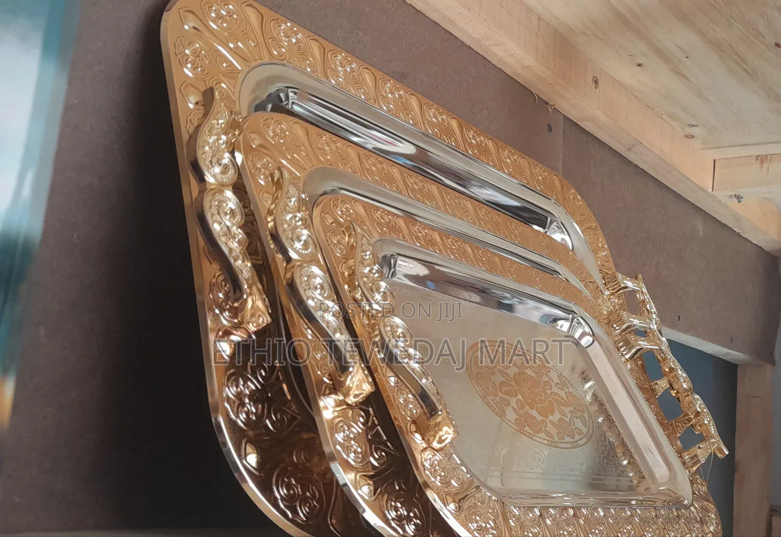 Maximan Luxury Gold-colored Serving Trays