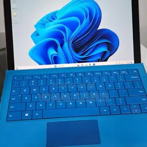 Photo - New Laptop Microsoft Surface Pro 7 8GB Intel Core I5 SSD 128GB