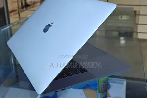 New Laptop Apple MacBook 2019 16GB Intel Core I9 SSD 512GB