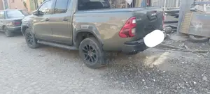 Toyota Hilux 2021 Green