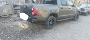 Toyota Hilux 2021 Green