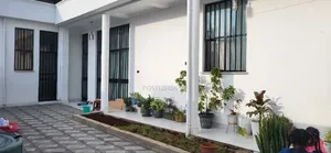3bdrm House in 150 ካሬ L ሸፕ አያት ቦሌ, Bole for sale