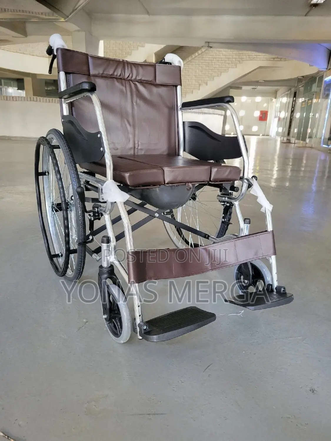 Wheelchair, Which Mobility Aid Wiz Built-in Toilet Feature
