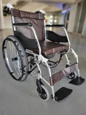 Shower Wheelchair for Difficult to Use Bathroom/Wheelchair